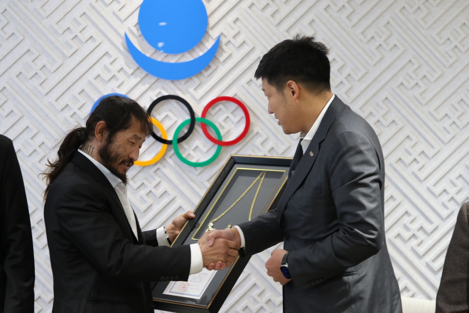 “Physical Asia”-д оролцсон монголын баг, тамирчдад “Алтан од” шагналыг гардууллаа